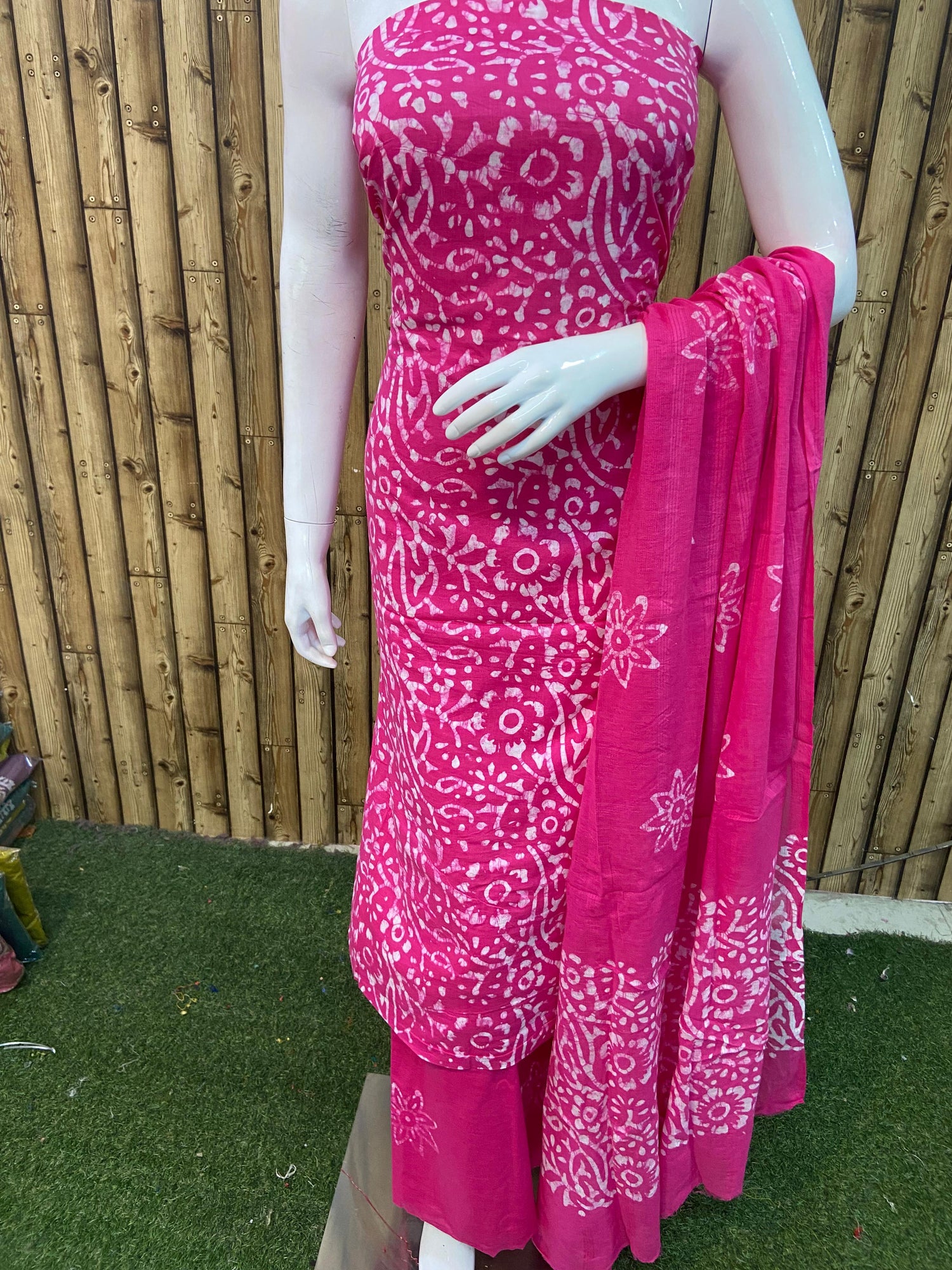 batique suits